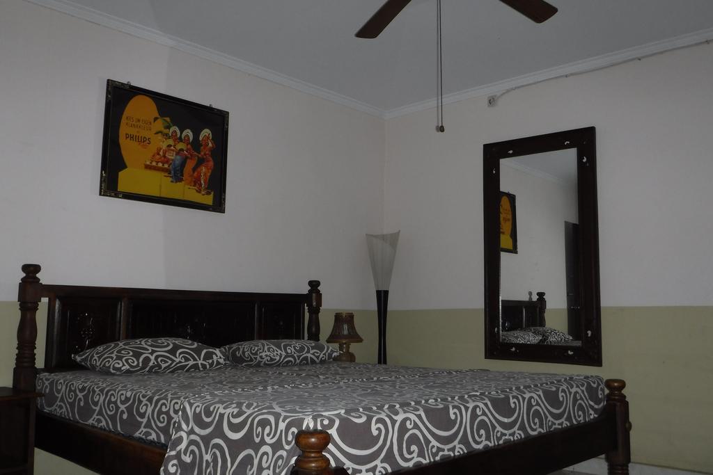 Отель Ombak Putih Bungalows Нуса-Дуа Экстерьер фото