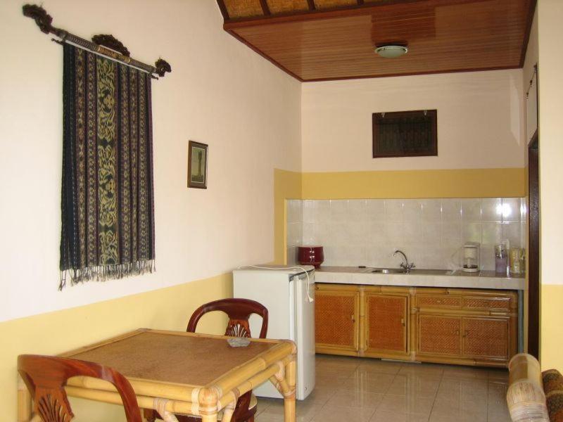 Отель Ombak Putih Bungalows Нуса-Дуа Экстерьер фото